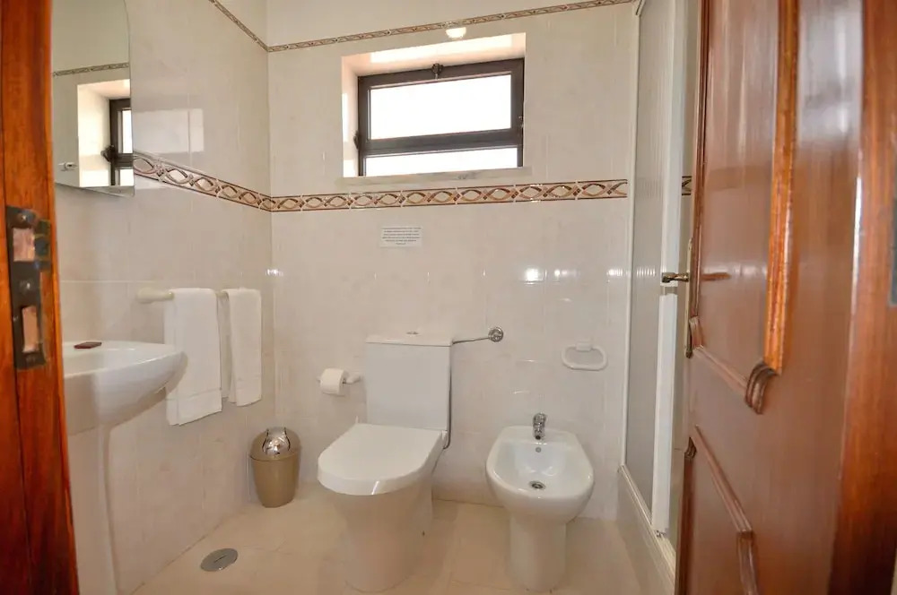 Spacious 4 Bedroom Villa Located in its own Grounds, With Private Pool and Bbq