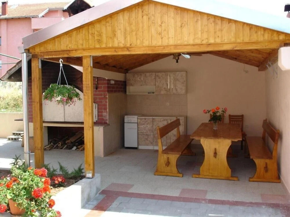 Apartments 150m from beach with parking
