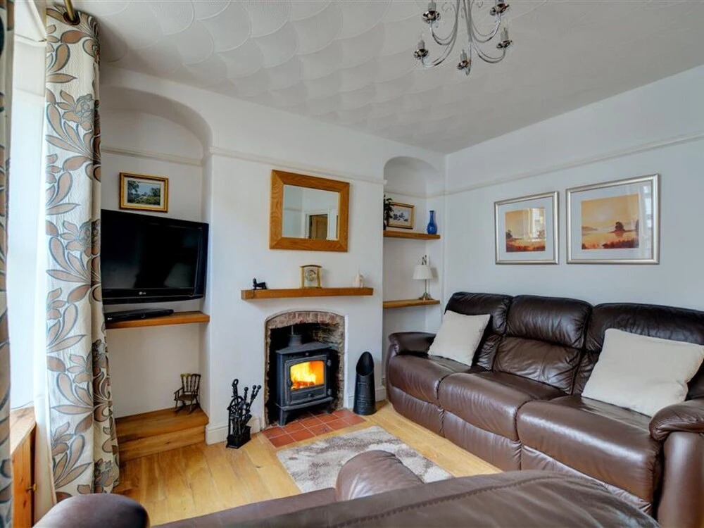 Nice Holiday Home in the Beautiful, Hilly Looe, Near the Sandy Beach