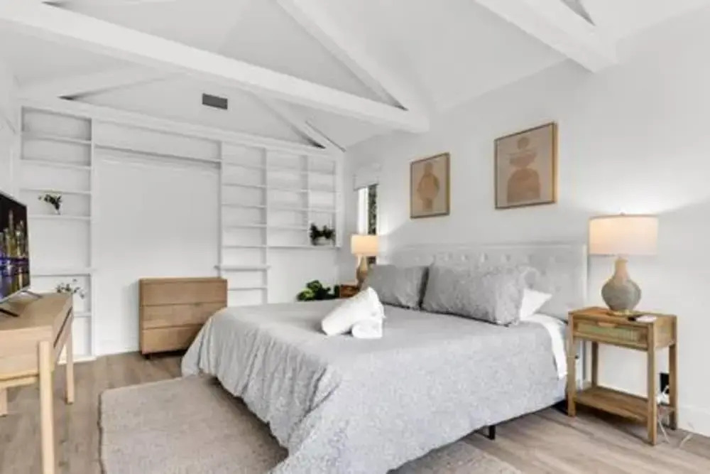 1720 Wa Kee 2A Luxurious 4BR 3BA Retreat in Coconut Grove w Pool