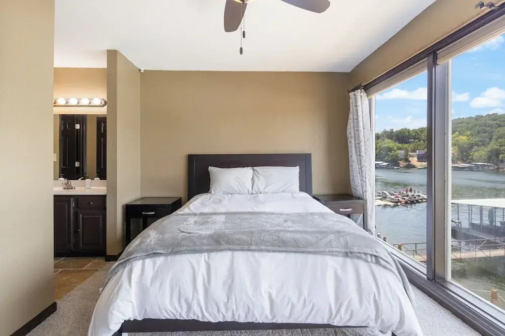 Stunning Views, Inviting Pools, and Endless Fun!