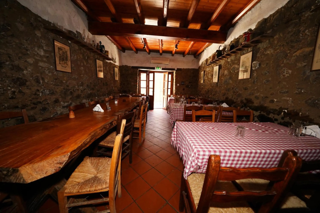 Linos Inn