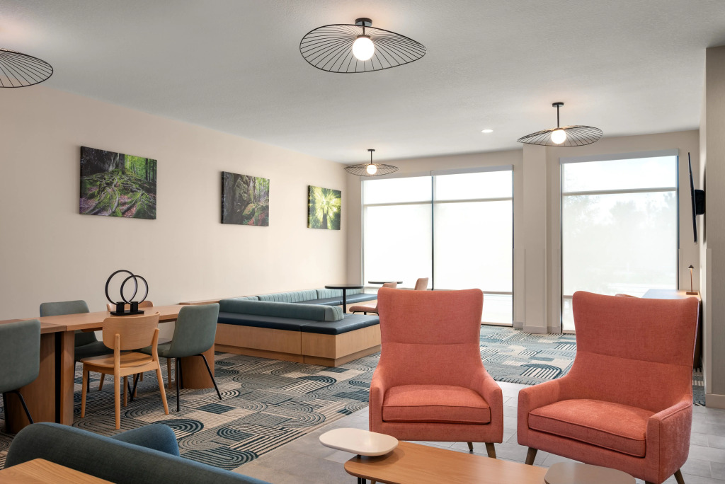 avid hotels - Orlando International Airport by IHG