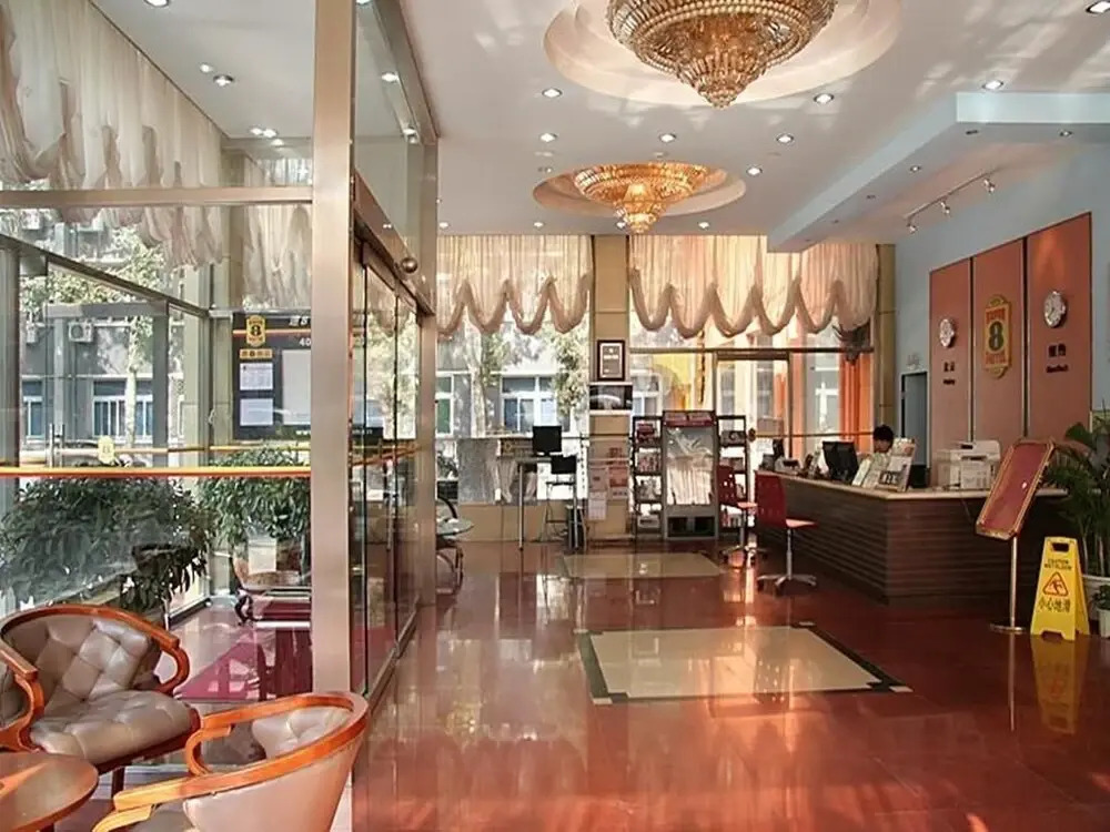 Super 8 Hotel