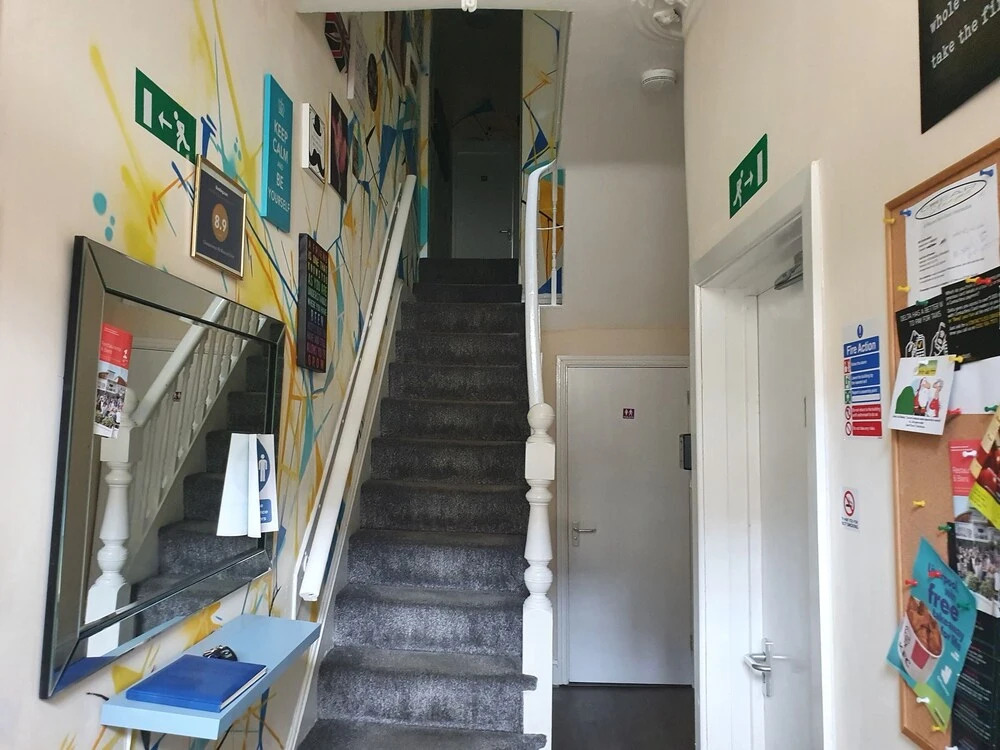 Very Large House Sleeps 12 People 8 Mins From City