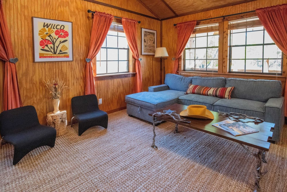 Cypress Creek Cabin Stay for 6 - Pool, Hot Tub