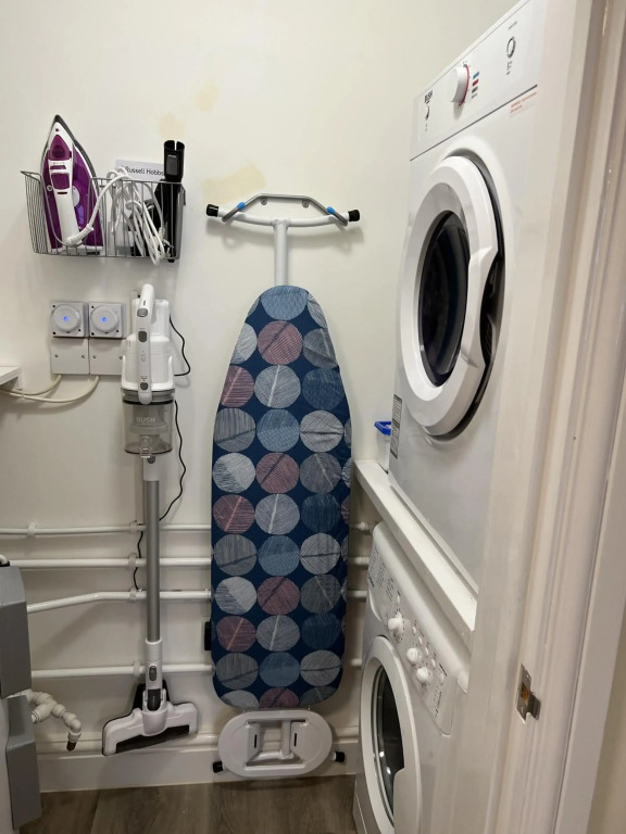 Beautiful 1 BD Ground Floor Apt on the edge of Street and Glastonbury in Somerset