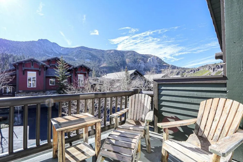 Snowcreek 967 3 Bedrooms 3 Bathrooms Townhouse