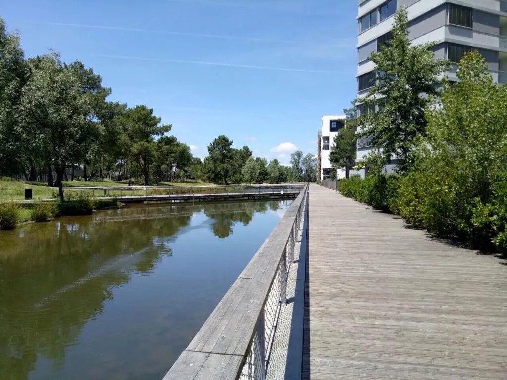 Bel appartement T2 près du lac avc un parking privé