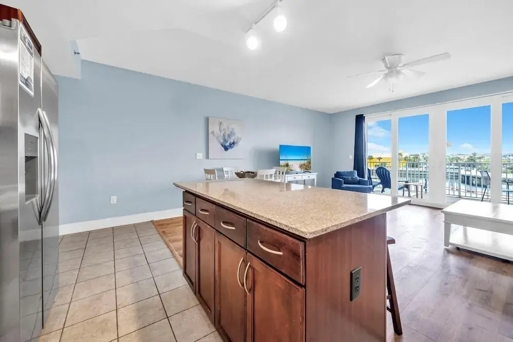 Laketown Wharf 116