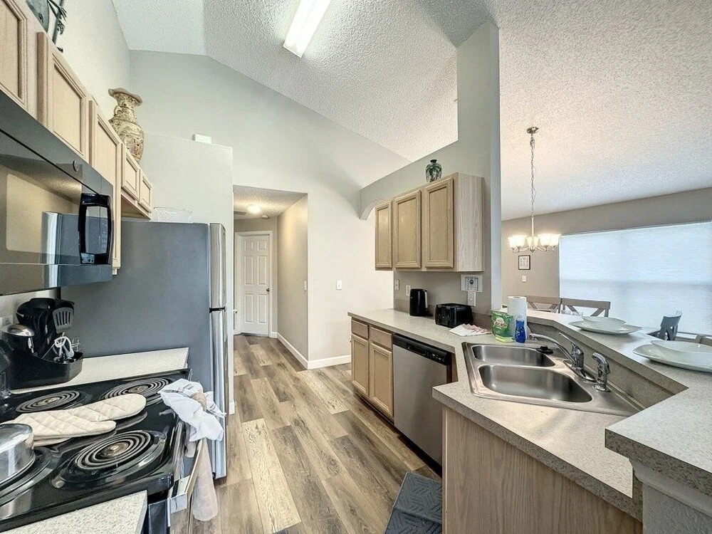 4 Bed 3 Bath In A Gated Community With Pool 4 Bedroom Villa by RedAwning