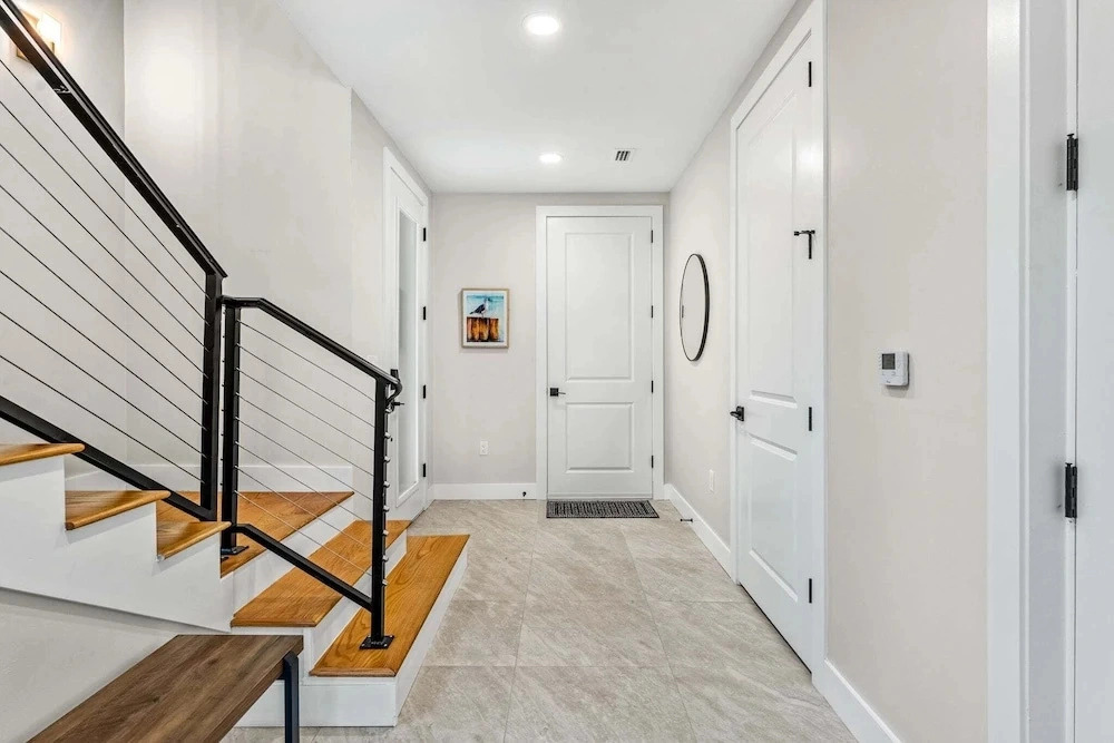 30 8th Avenue