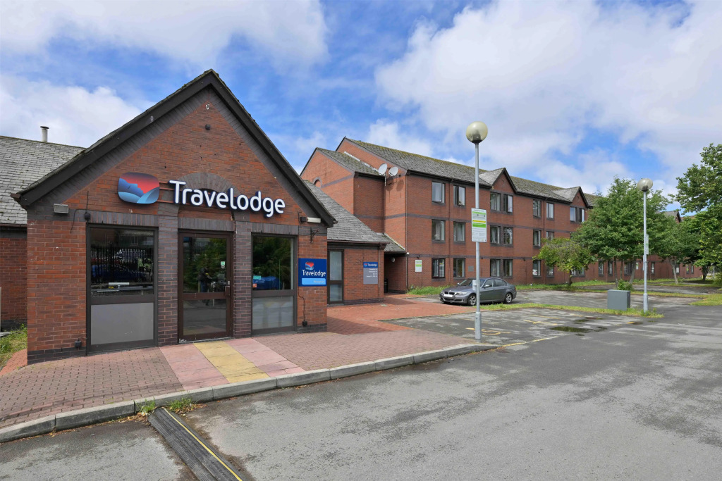 Отель Travelodge Liverpool Central Queens Dock and Arena