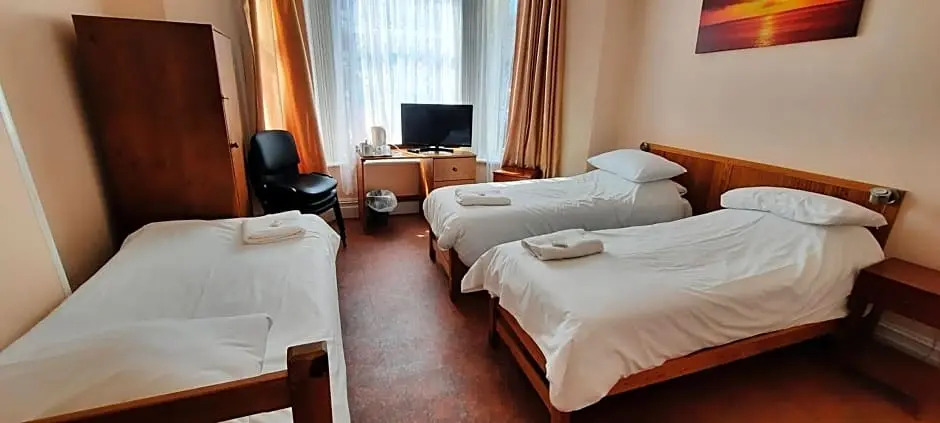 Dolphins Hotel