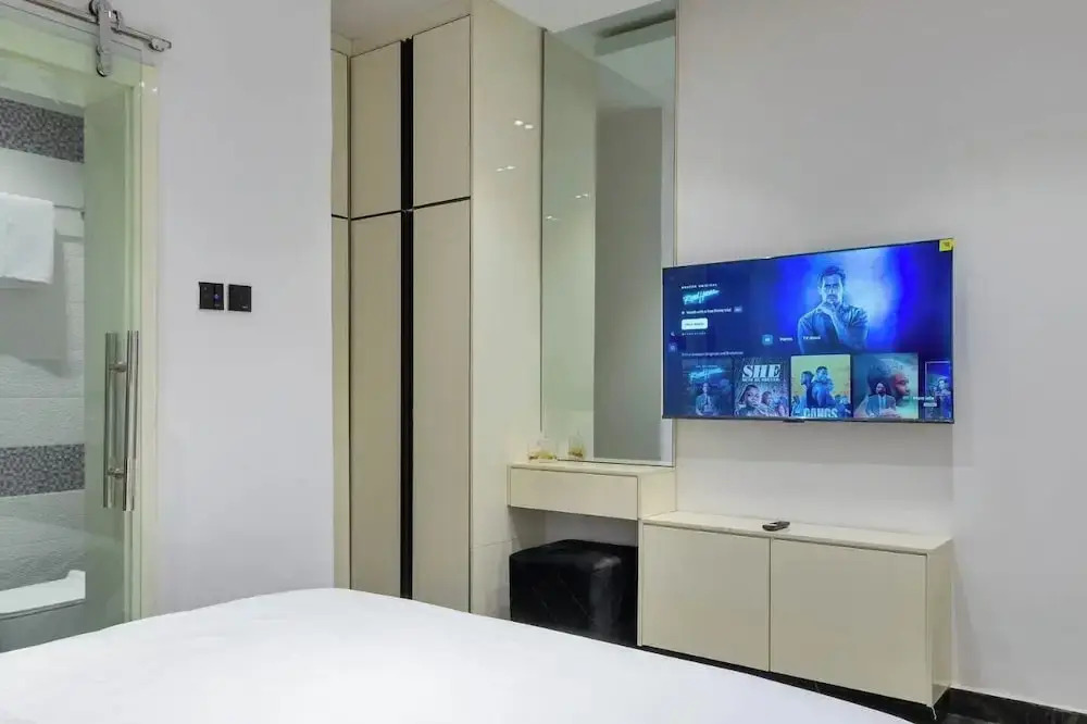Metrohut Service Apartments