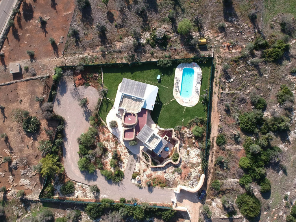 Villa with pool in Torre Suda