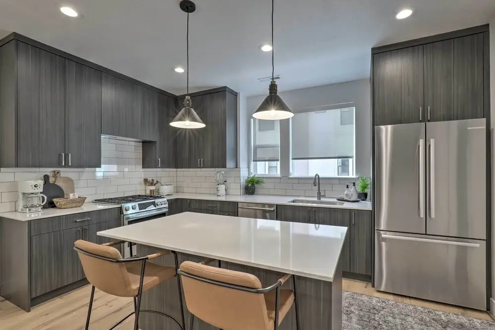Chic & Sunny Provo Townhome w/ Rooftop Deck!