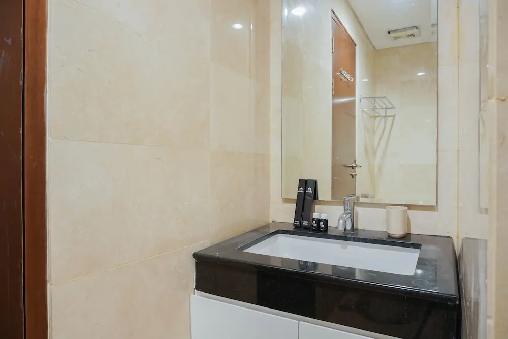 Big And Cozy 4br at L'Avenue Apartment