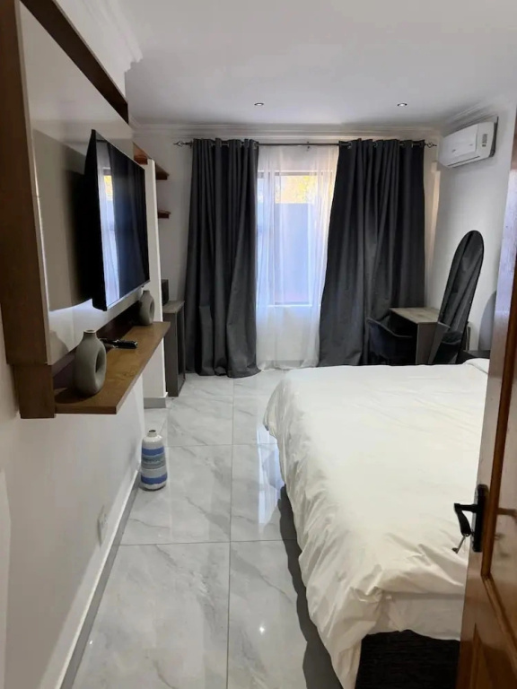Boutique Hotel-Style Room In Ferndale-C3