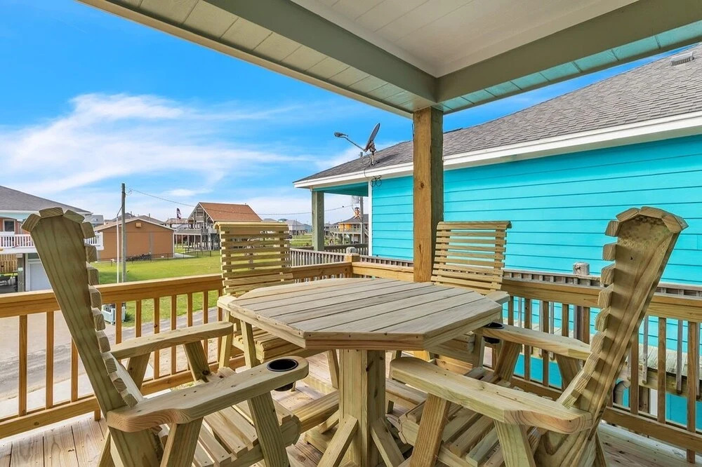 Just Beachy 3 Bedroom Home by RedAwning