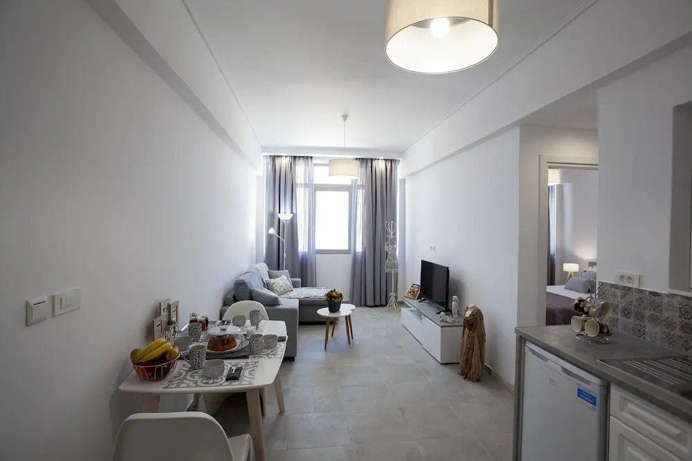 Attalos luxury flat Psyrri square