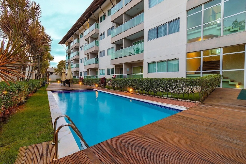 Porto Plaza #210 - Triple Flat by Carpediem
