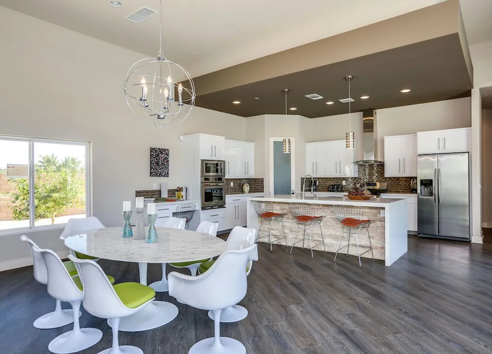 N Sunrise Home 4 Bedrooms 3 Bathrooms Home