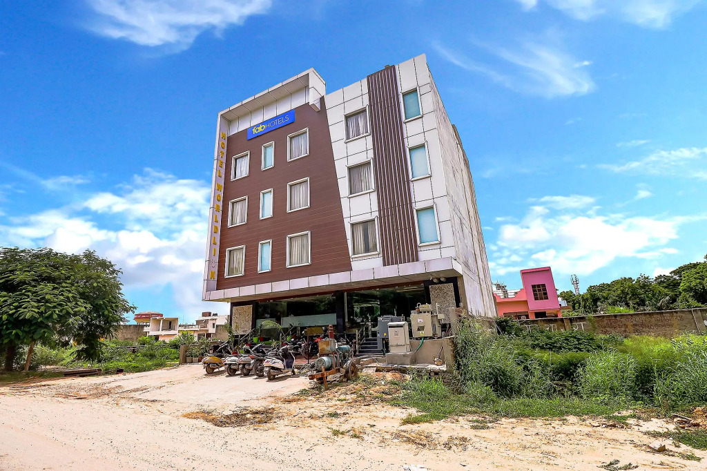 FabHotel World Link