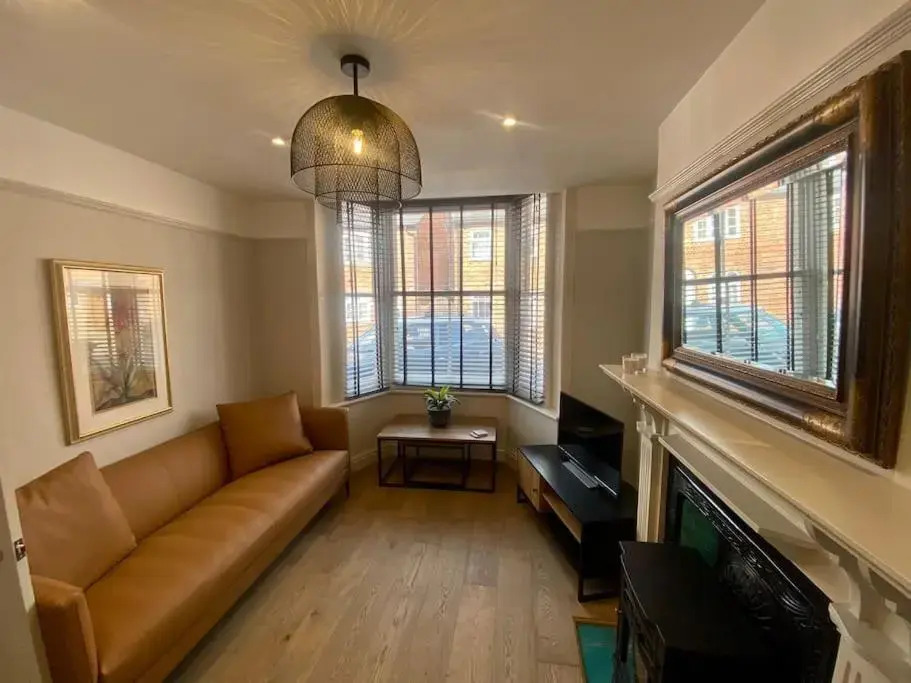 SL - Fabulous 2 bed character property close to town