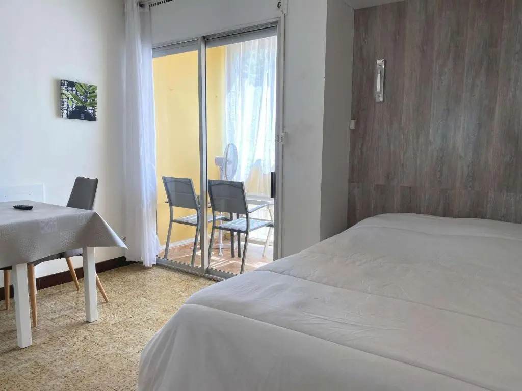 Appartement Balaruc-les-Bains, 1 pièce, 2 personnes - FR-1-553-61