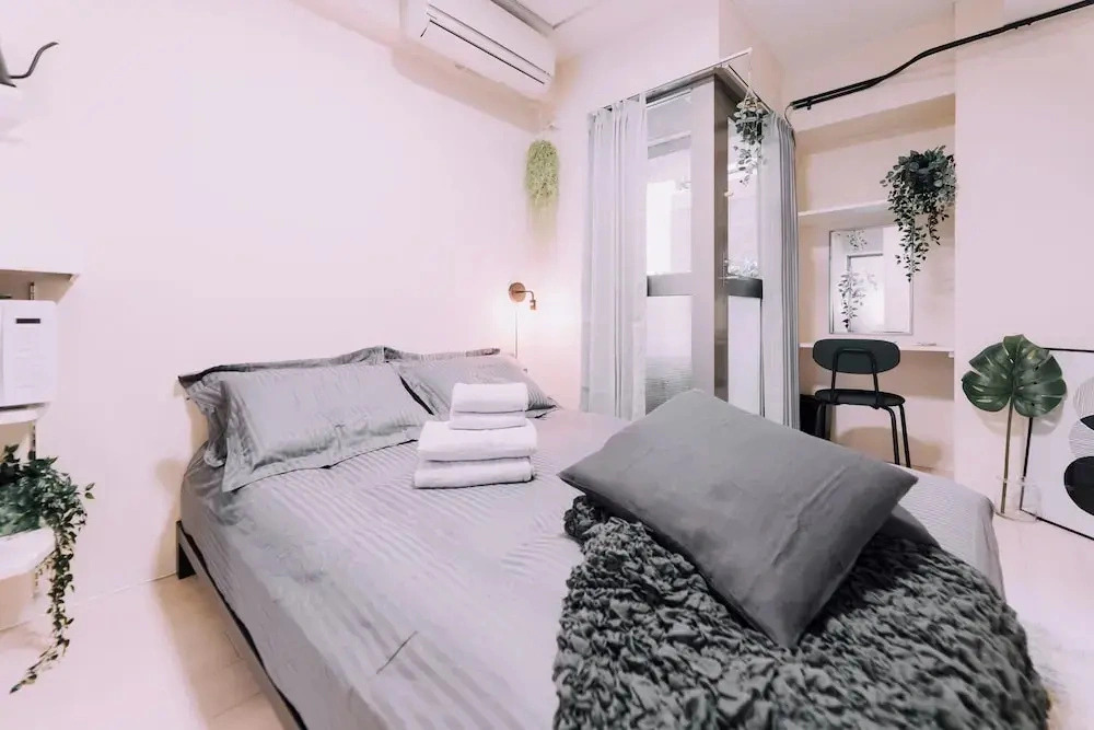 Minimalist Loft 605