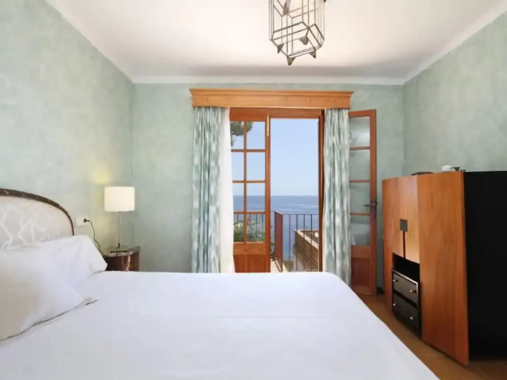 Fantastic Villa With Private Swimming Pool, Garage, Bbq, Patio, Wifi and the sea