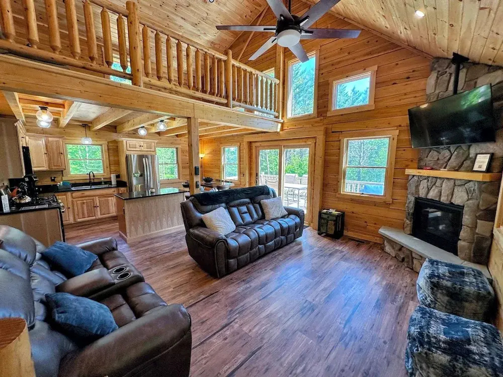 73R 73R Brand new log Home on Quiet Side
