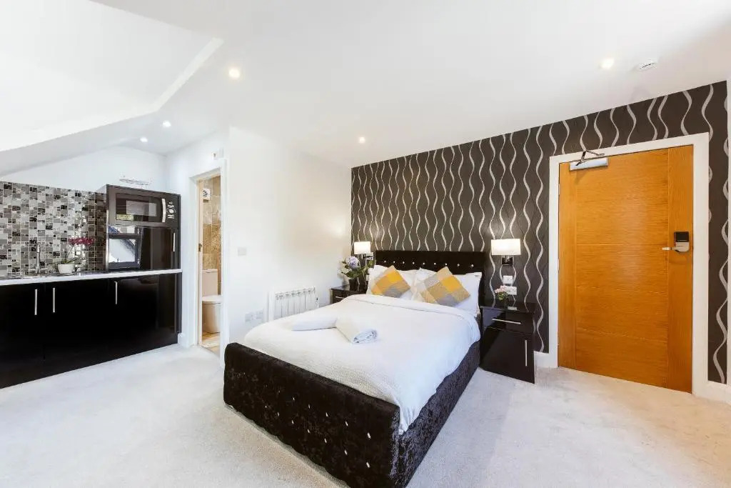 Modern city centre studio apartment