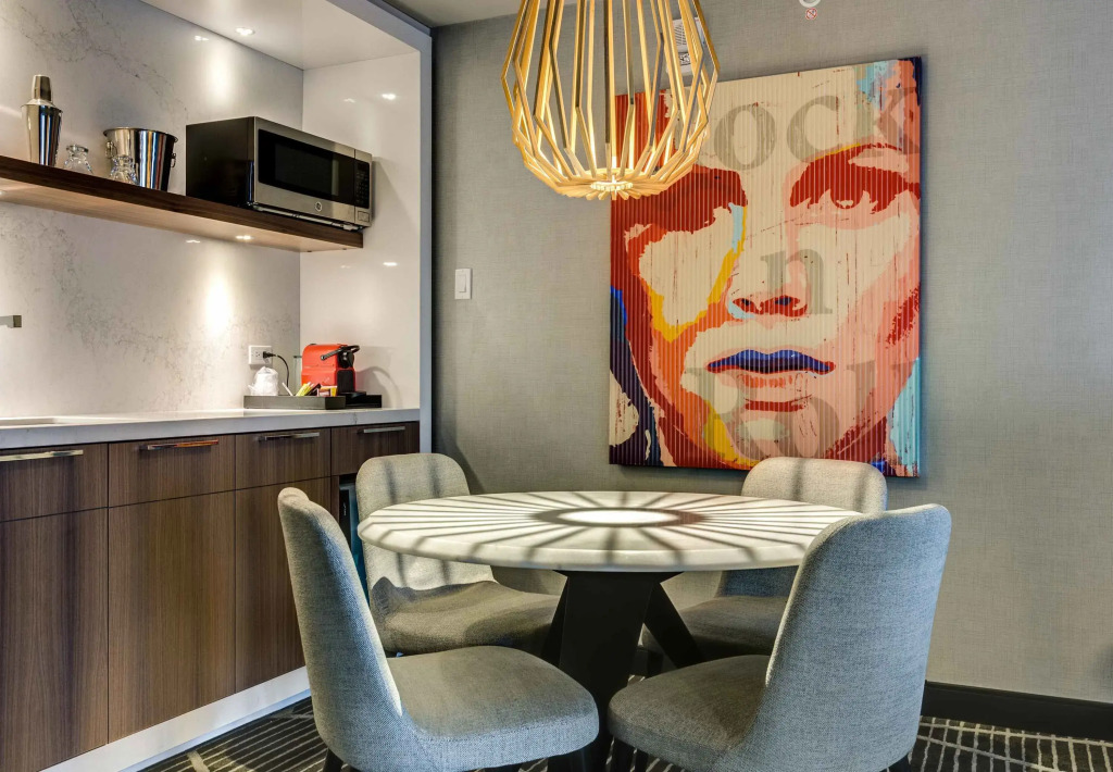 Renaissance Montreal Downtown Hotel