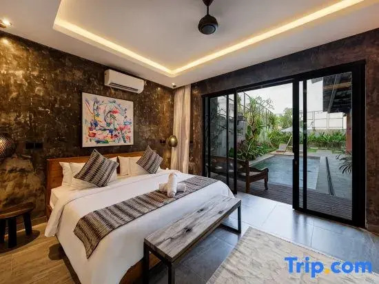 Modern Artistic 5BR Haven in Canggu Berawa