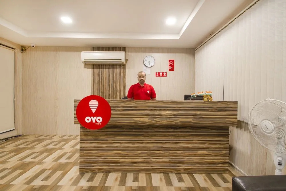 OYO 11400 The Down Town Suites