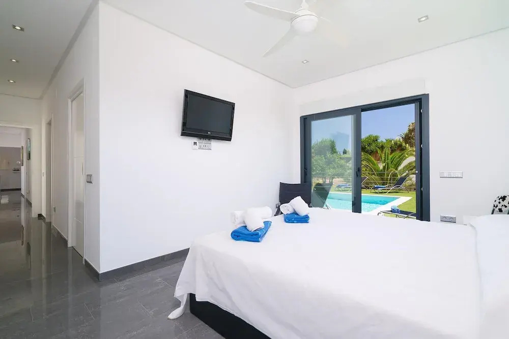 Villa Vera in Javea With 4 Bedrooms and 2 Bathrooms