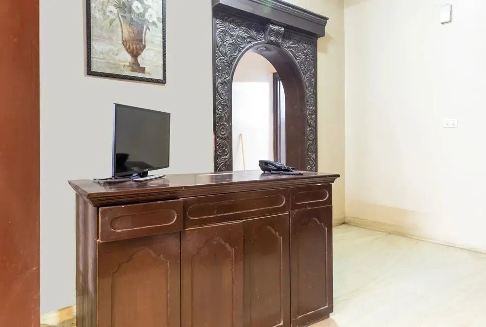 Savoy Suites by OYO Rooms