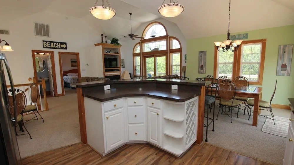 Castaway - 6 Br Home