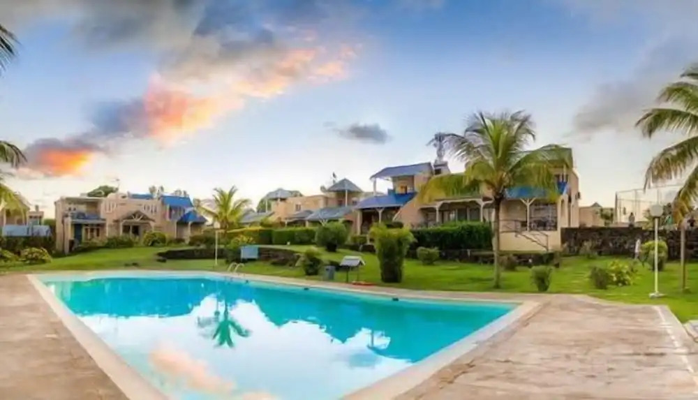 Maison avec piscine, 2 min Super U, à Grand Baie
