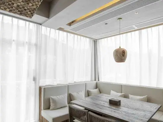 Spring Breeze · Baiyang Waiting for the Wind Luxury Country House