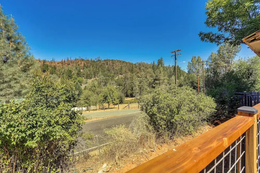 Updated Cabin in Lewiston Historical District!