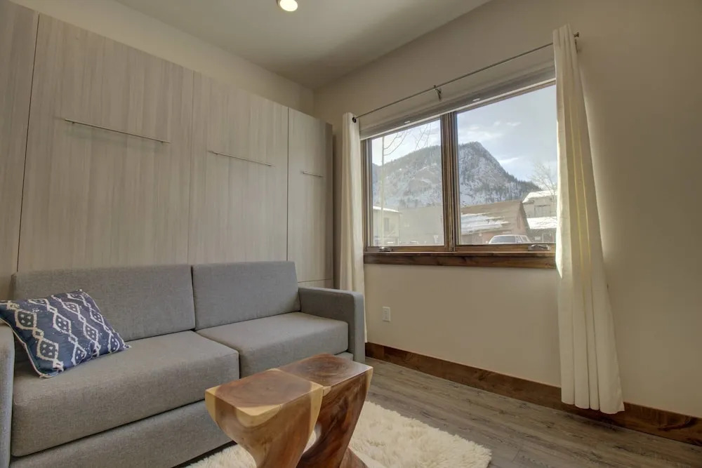 5th Ave Unit 2 Studio townhouse
