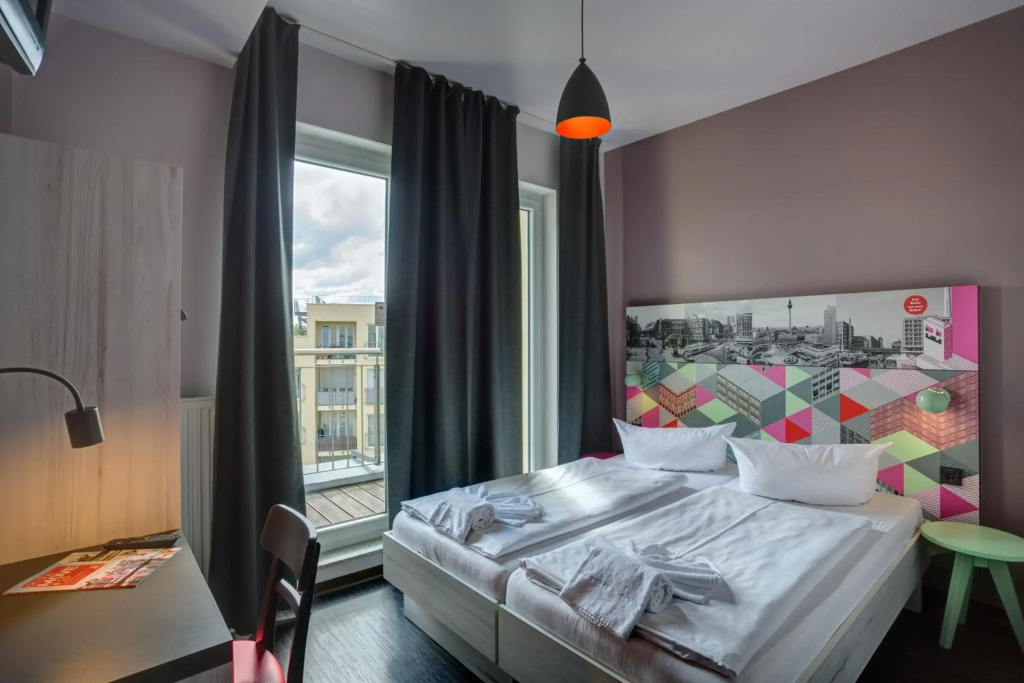 Отель Meininger Berlin Alexanderplatz