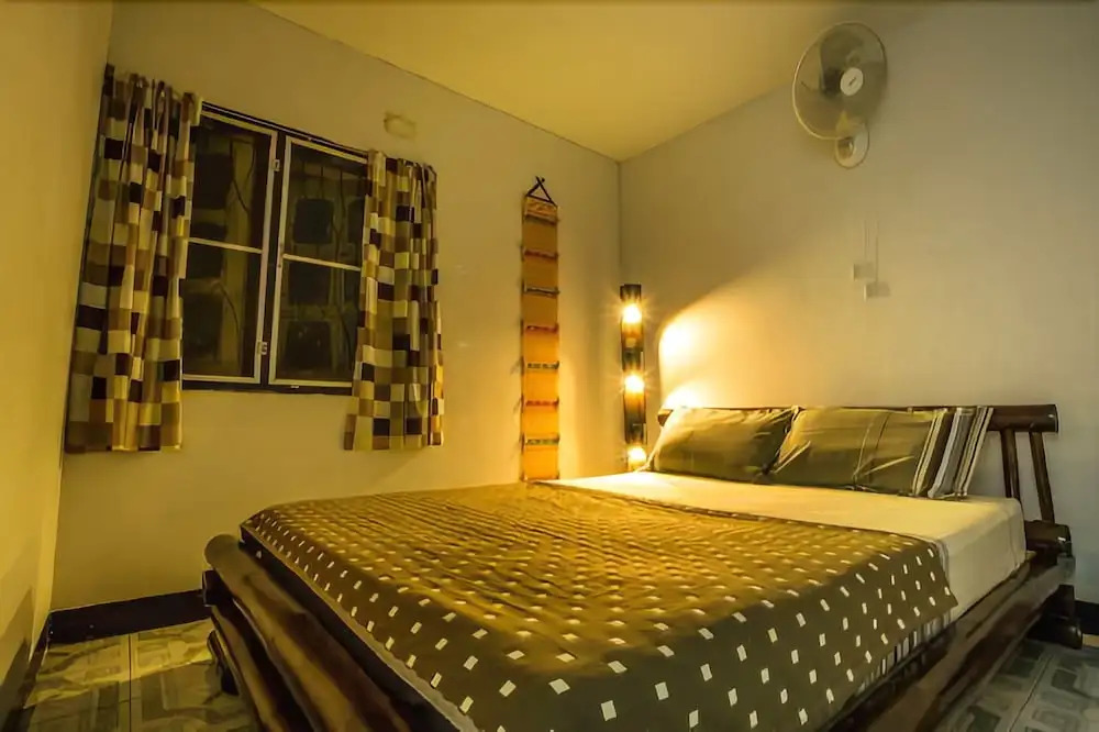 Be Beez Cafe and Guesthouse
