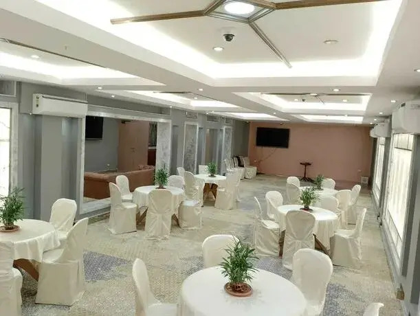 La Nicholas Lake View by Summit Hotels