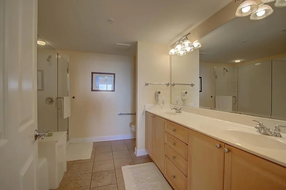 1010 Ocean Palms 103