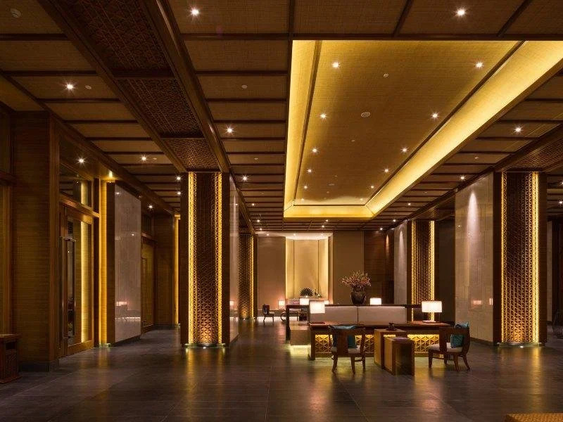 21° Holiday Hotel