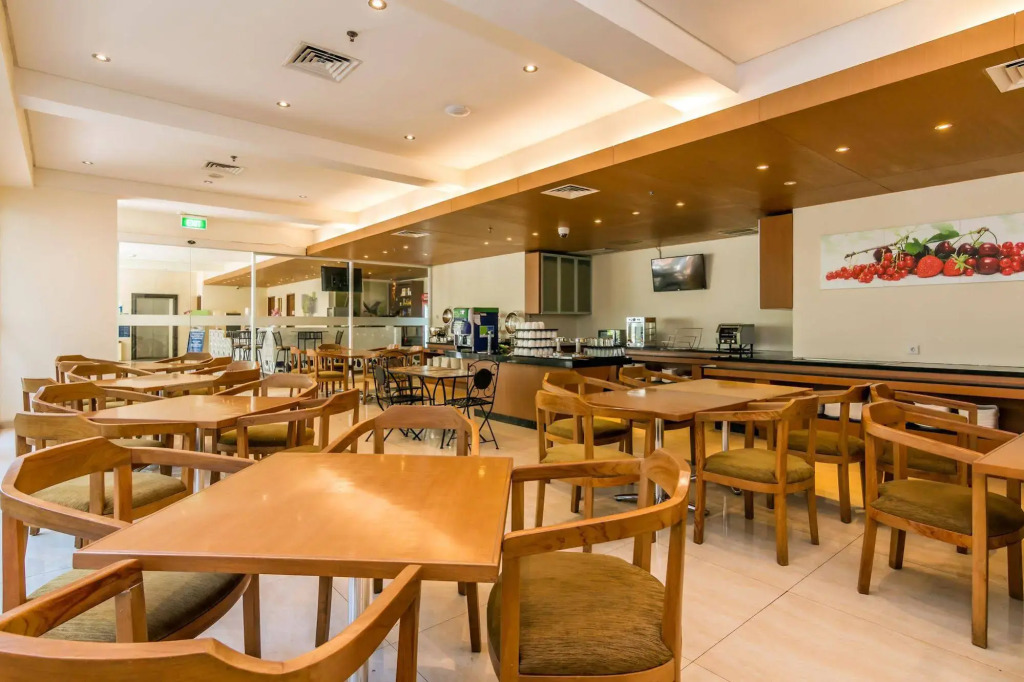 ZEN Rooms Kuta Square Mall